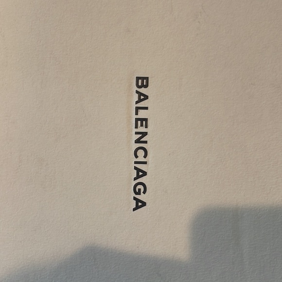 - Triple S Balenciaga Shoes - Picture 3 of 9